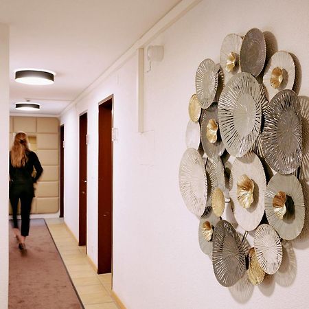 Elite Hotel Visp Bagian luar foto
