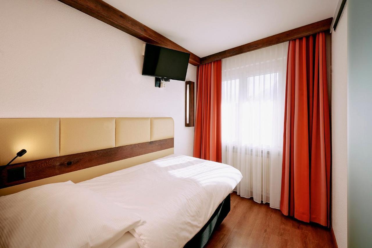 Elite Hotel Visp Bagian luar foto