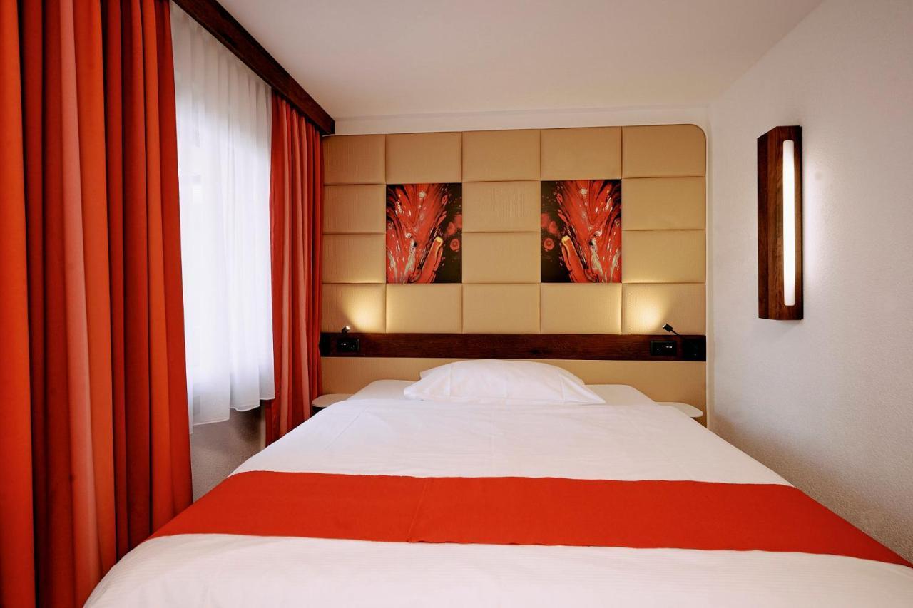 Elite Hotel Visp Bagian luar foto
