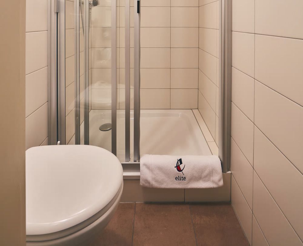 Elite Hotel Visp Bagian luar foto
